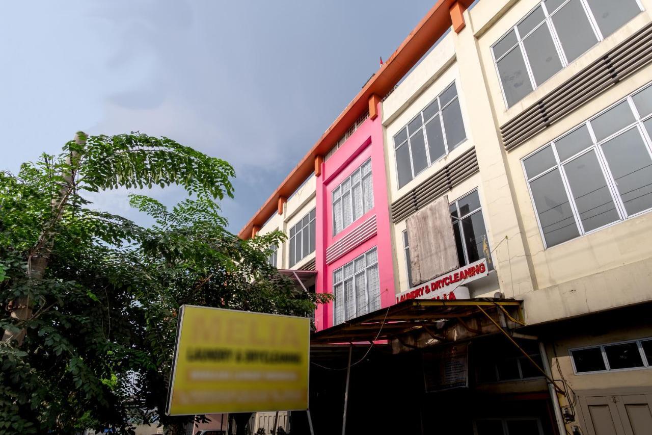 Oyo 1557 Bungas Guest House Medan Exterior photo